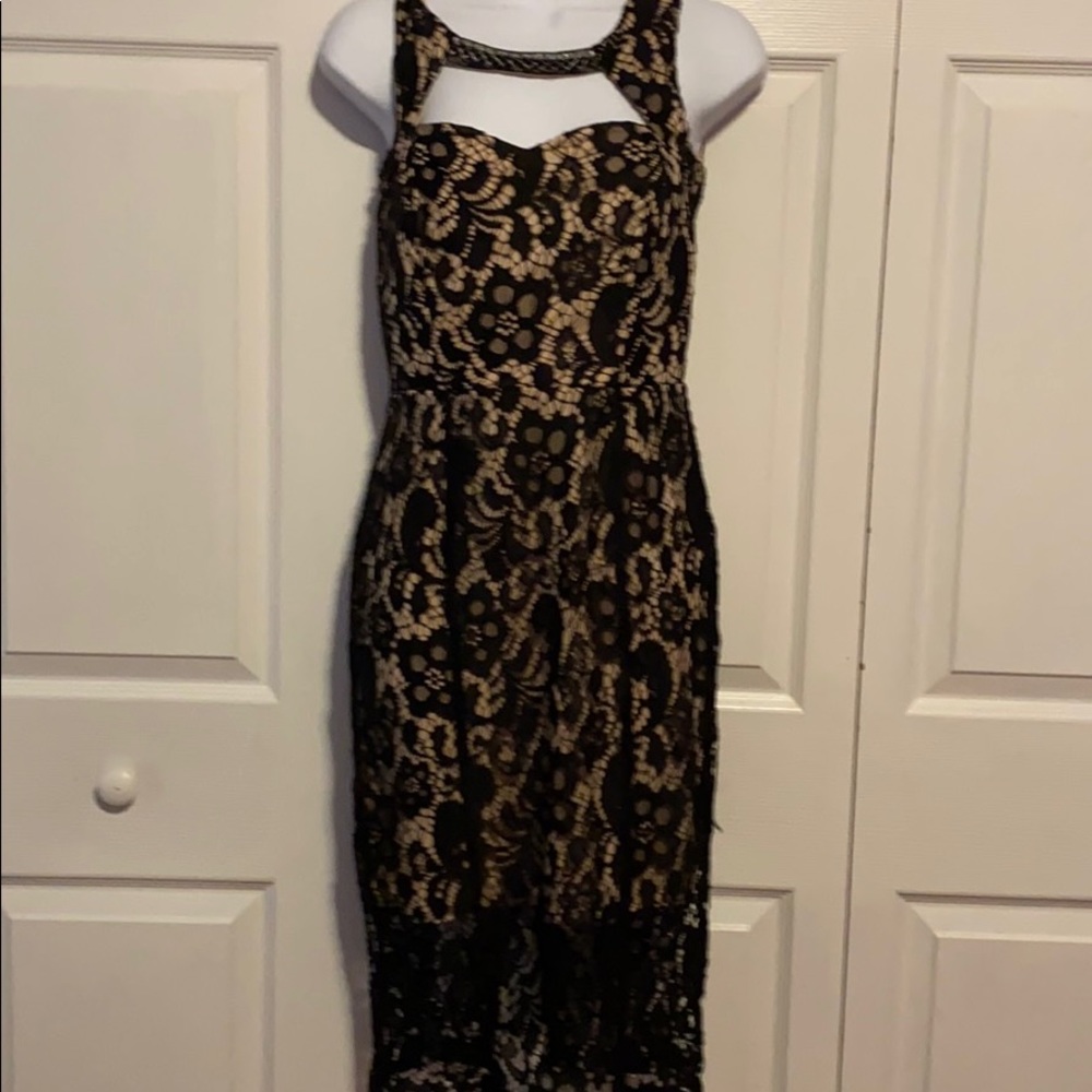 Dress - Picture 2 of 4